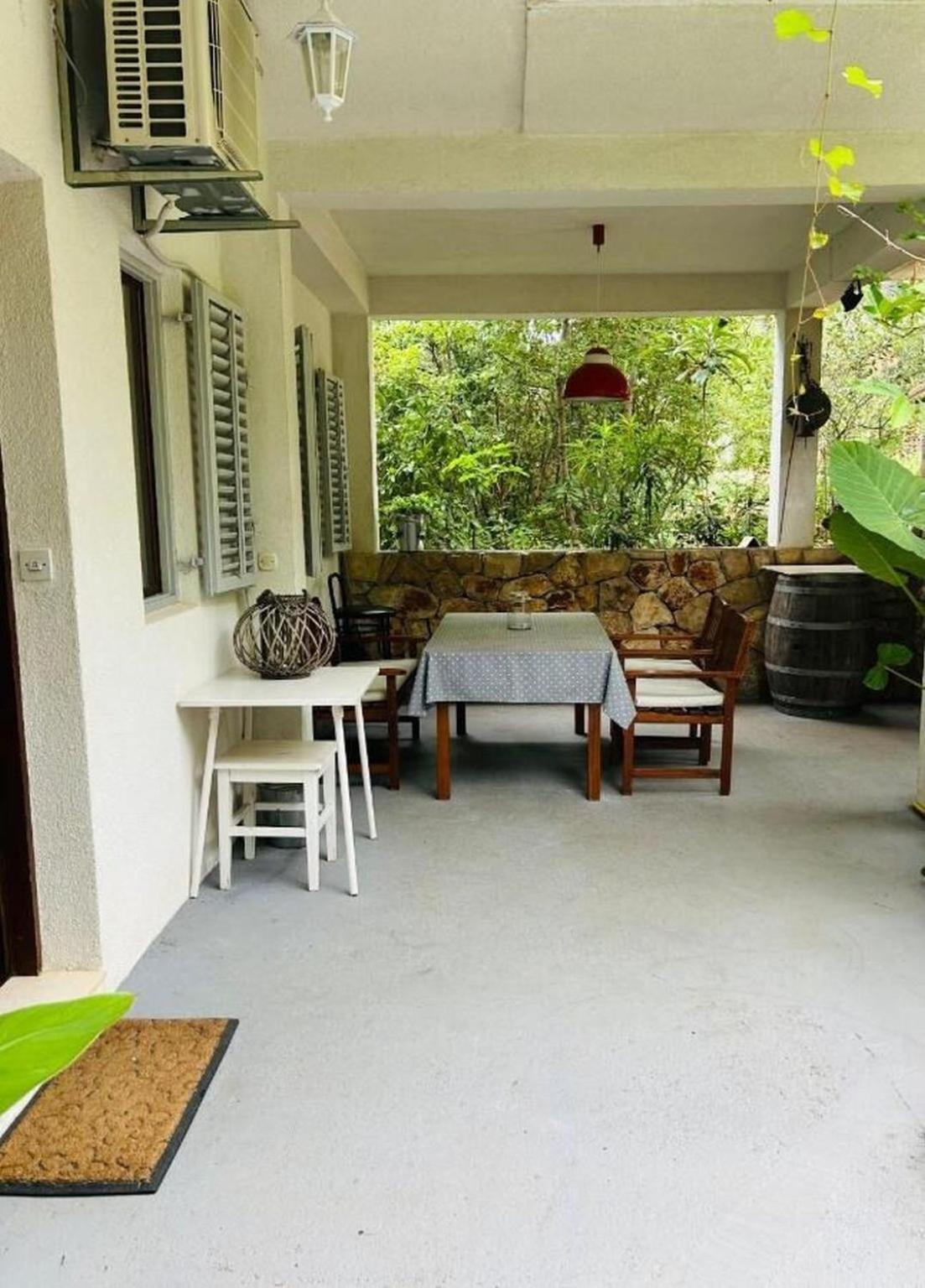 Apartments Matkov - Quite And Peaceful Location Jelsa  Exterior foto