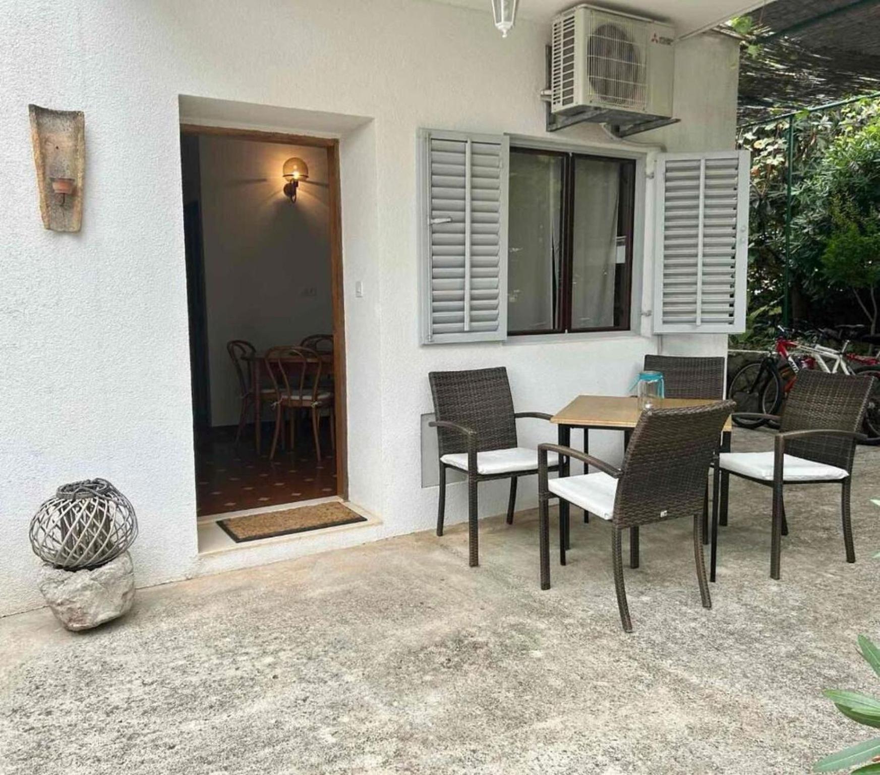 Apartments Matkov - Quite And Peaceful Location Jelsa  Exterior foto